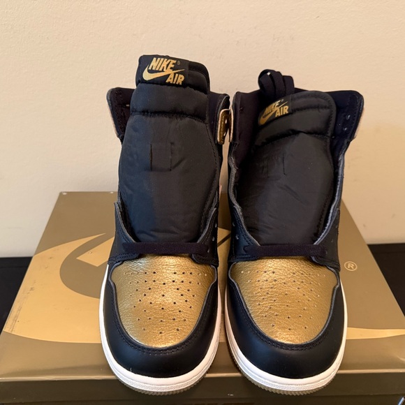Jordan 1 Retro High OG ‘Black Metallic Gold’ - Picture 3 of 5